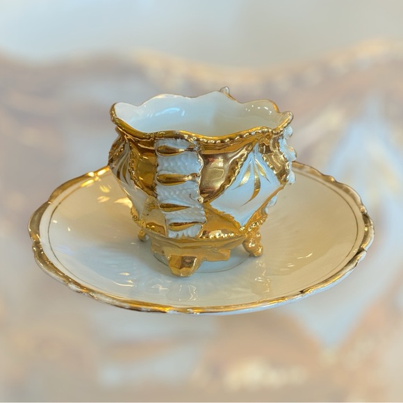 Vintage demitasse footed cup and saucer white and gold China MINT condition - Picture 3 of 7